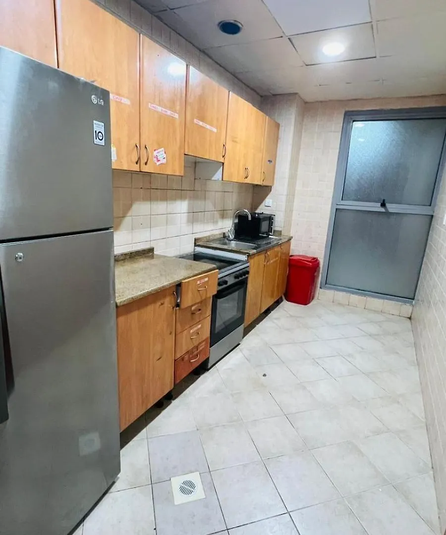 Accommodatie bij particulieren Blooming Partition Room In Tecom Near Internet City Metro Dubai